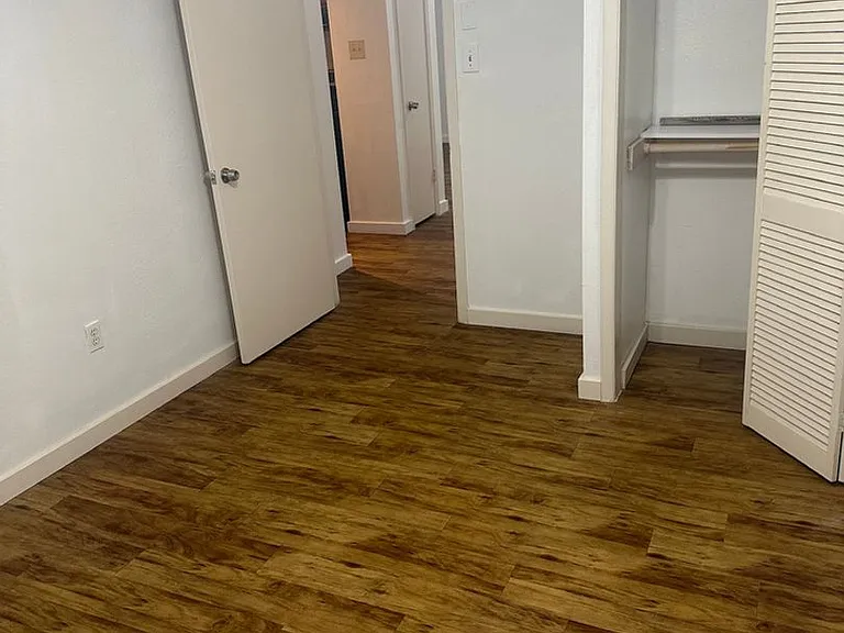 2200 San Gabriel St — Photo 7