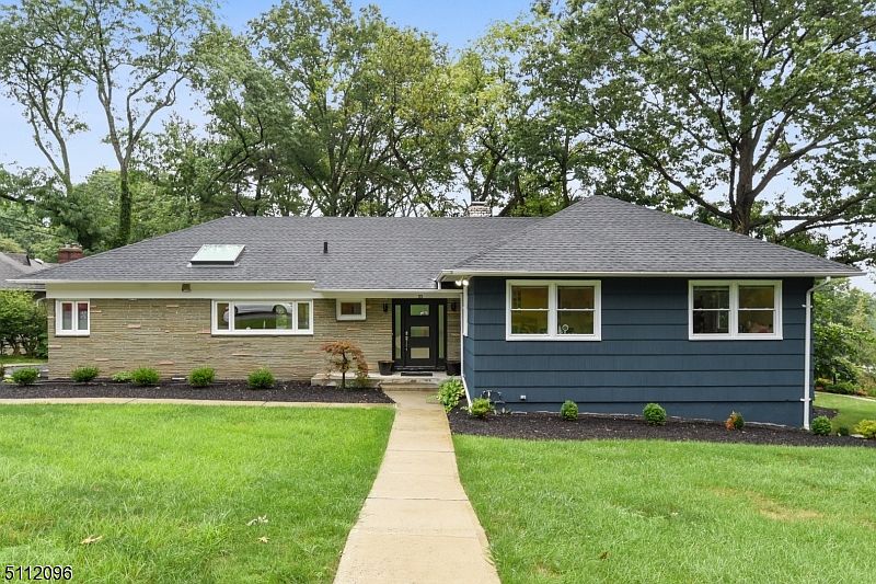 1st image of 33 Hart Drive South