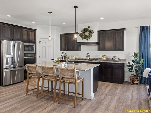 2nd image of 2014 Riverbend Rd