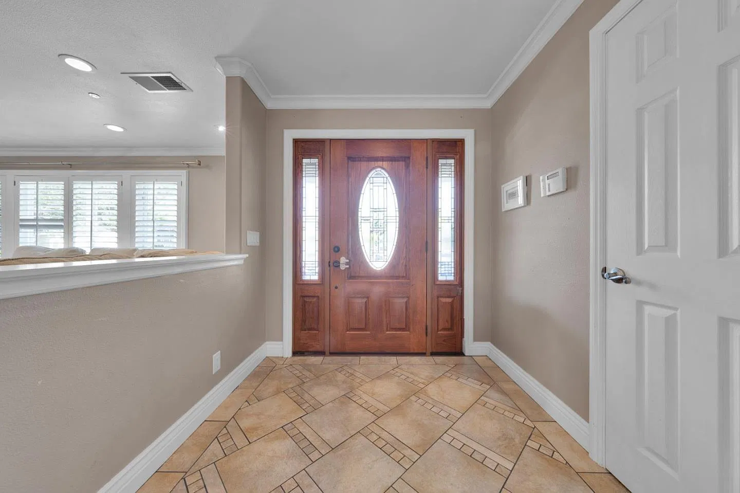 3 bed, 1660 sqft, $5,200 — Photo 4