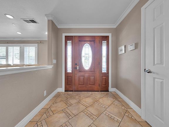 3rd image of 1418 Bradley Ave