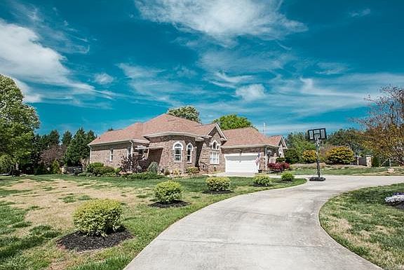 2nd image of 106 Cedar Woods Dr