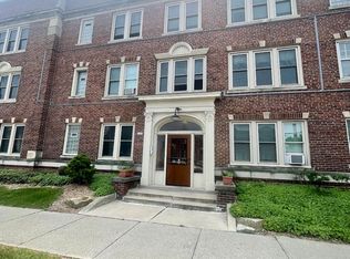 1725 E Park Place, Milwaukee, WI 53211