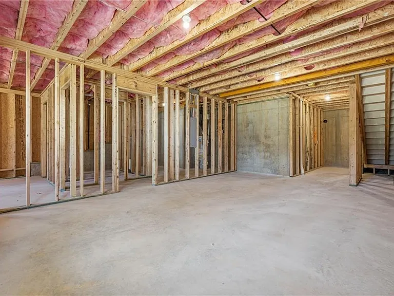 120 Poplar St — Photo 28