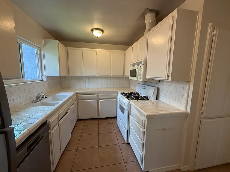 731 Indiana Ct #2 — Photo 9