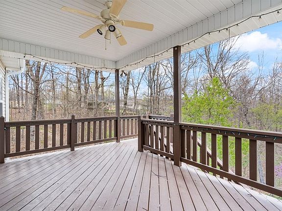 3rd image of 41 Bedford Ln