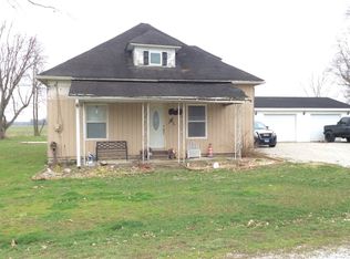 1021 E Commercial St, Mason, IL 62443