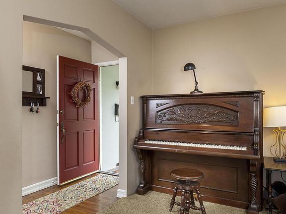 5th image of 444 N Daisy Ave