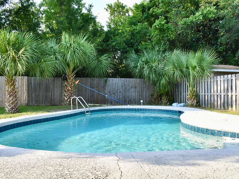 130 Derby Woods Dr — Photo 18