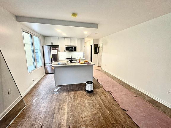 2nd image of 21-46 42nd St #3