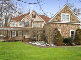 44 Newton Rd, Fishkill, NY 12524