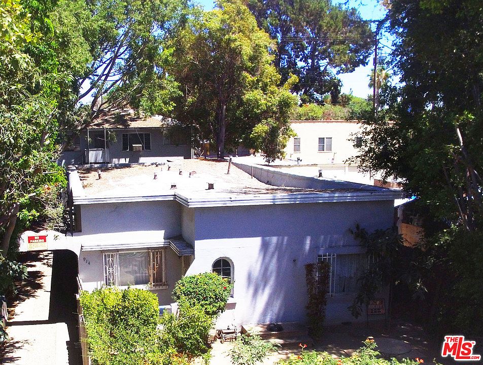1st image of 914 N Hayworth Ave