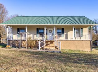 166 Mill Creek Ln, Jacksboro, TN 37757