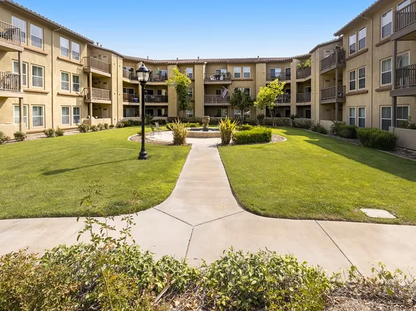 55+ Community - FountainGlen at Stevenson Ranch