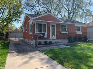 22618 Ridgeway St, Saint Clair Shores, MI 48080