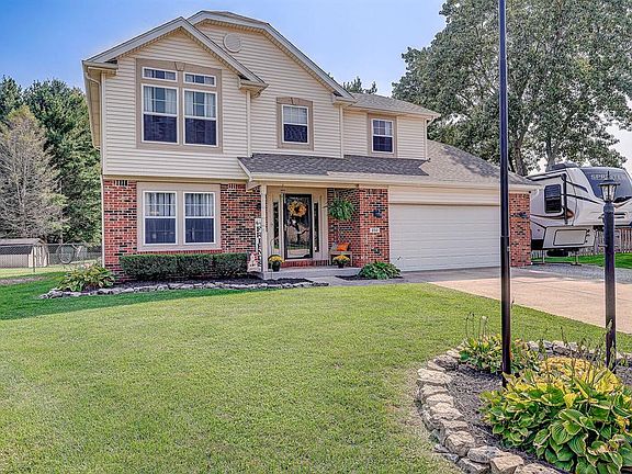 3rd image of 232 Whispering Willow Ct