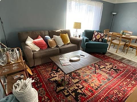 4th image of 685 Harvard St #2