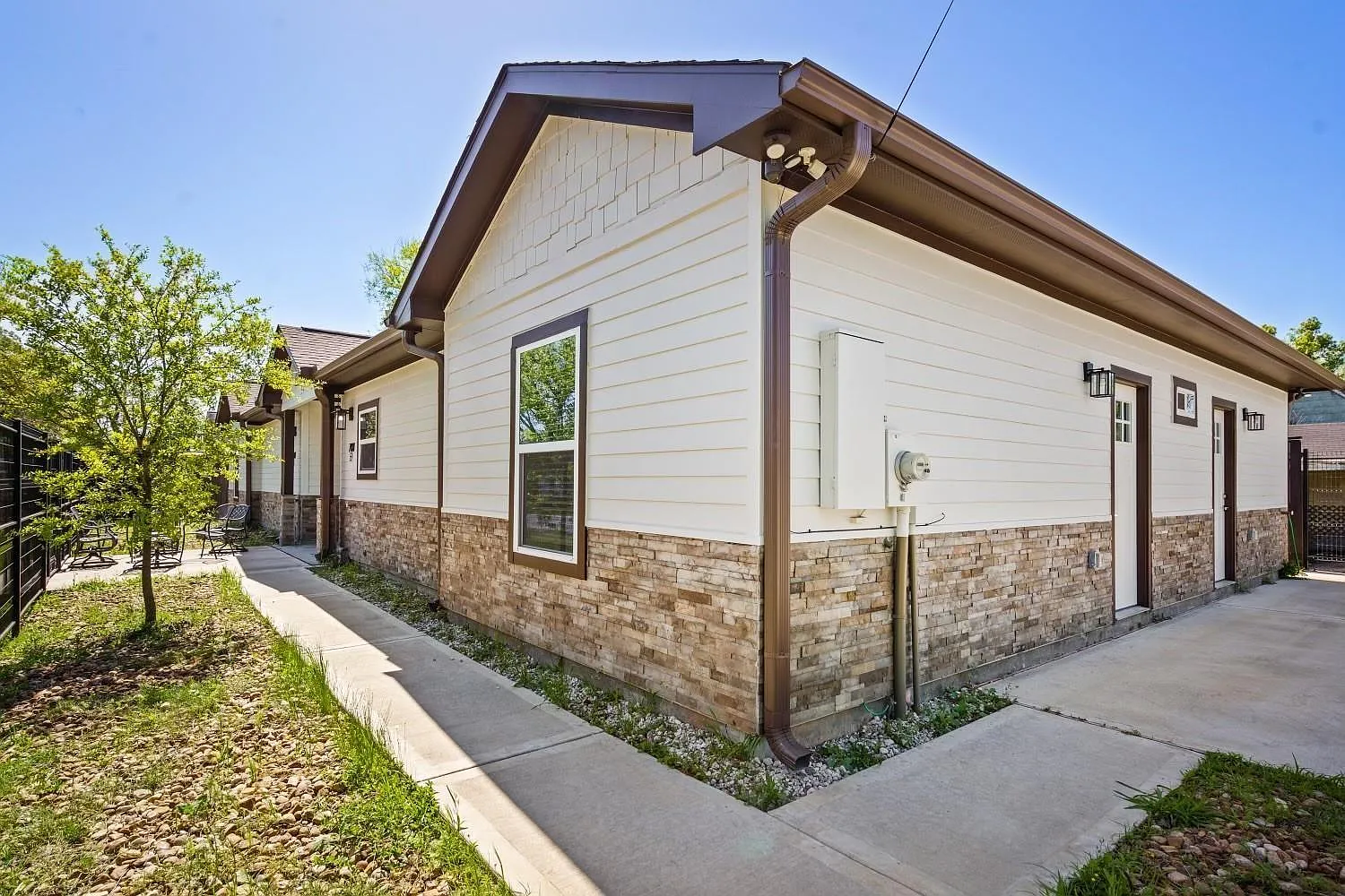 7101 Foster St — Photo 2