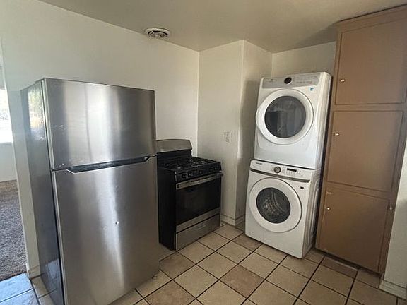 4th image of 701 E Oakland Ave