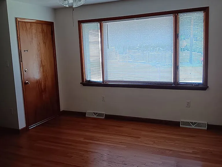 726 Adams Ave #A-B — Photo 2