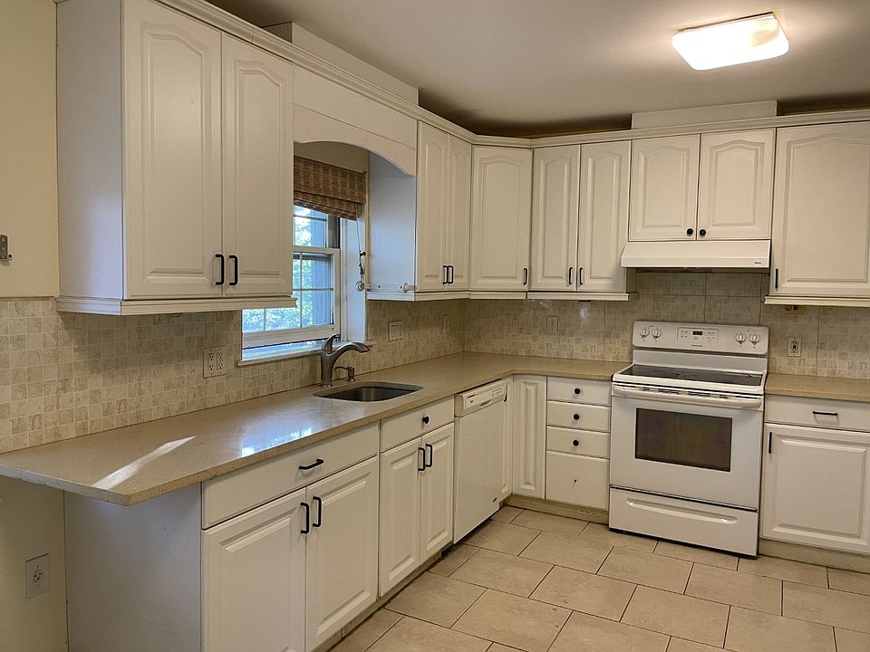1st image of 6B Lakeside Dr #6B