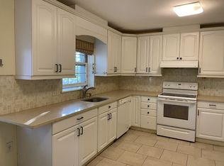 6B Lakeside Dr #6B, Millburn, NJ 07041