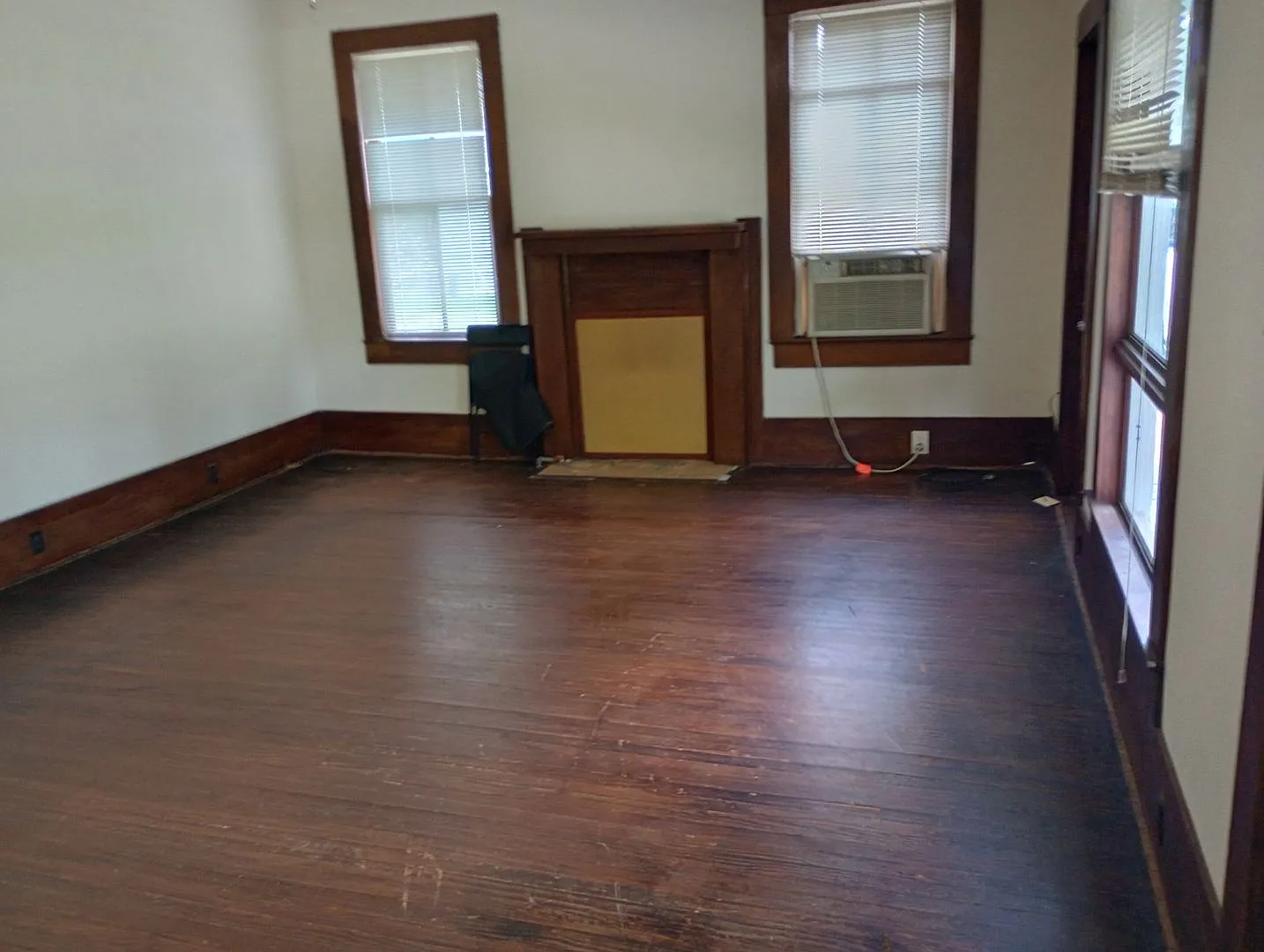 4/3 Large home in the Garden District — Photo 2