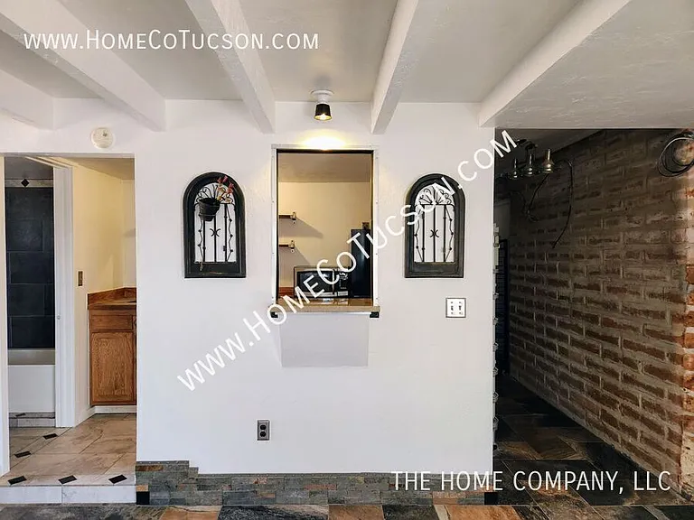 7424 N La Canada Dr — Photo 13