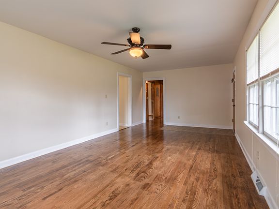 4th image of 206B Keaton St