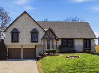 8338 Knox St, Overland Park, KS 66212