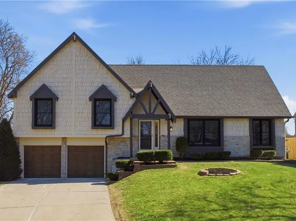 8338 Knox St, Overland Park, KS 66212