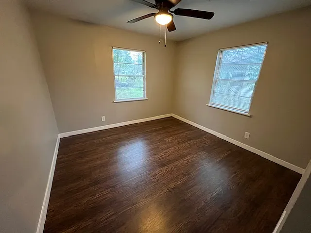 3 bed, 1058 sqft, $1,300 — Photo 2