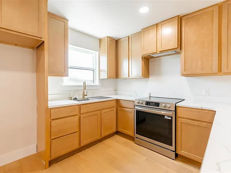 705 W Highpoint Dr #C — Photo 18