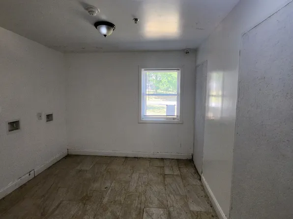 Creekside Apartments