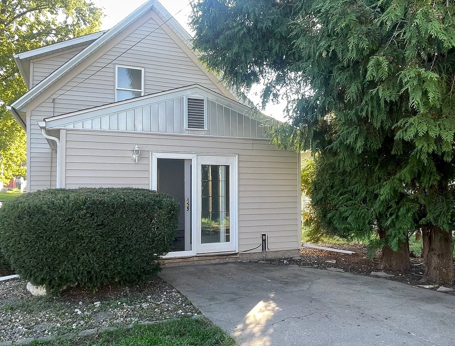 3 bed, 1.5 bath, 1450 sqft, $1,350 — Photo 4