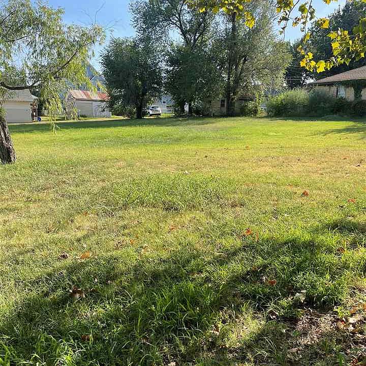 1st image of 1901 W Warner Ave
