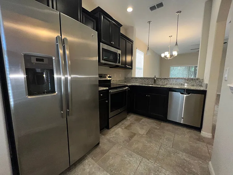 126 Masters Ln — Photo 3
