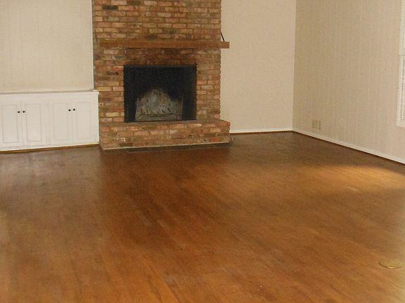 4th image of 2609 Sherwood St