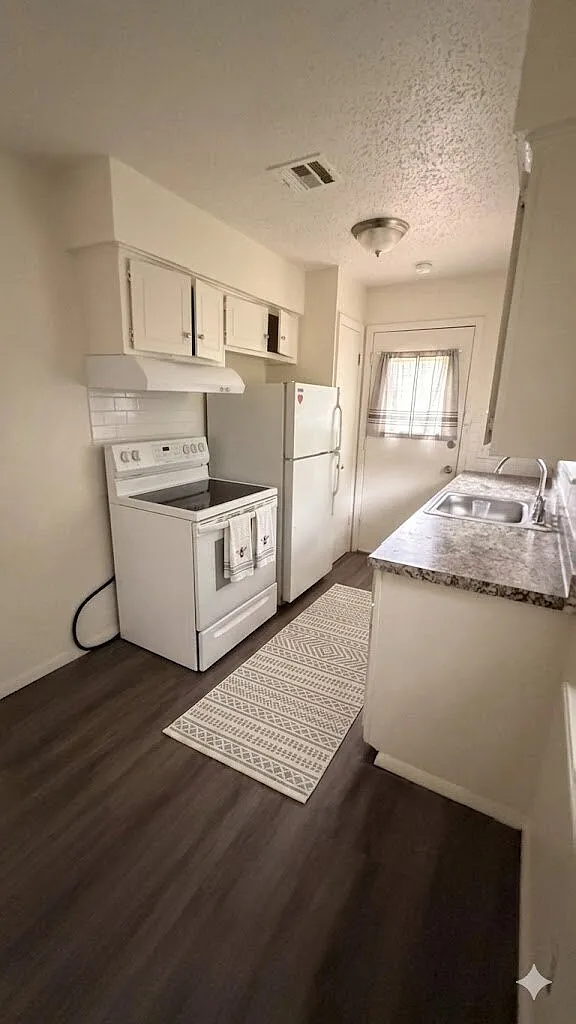 2 bed, 1.0 bath, 674 sqft, $950 — Photo 4