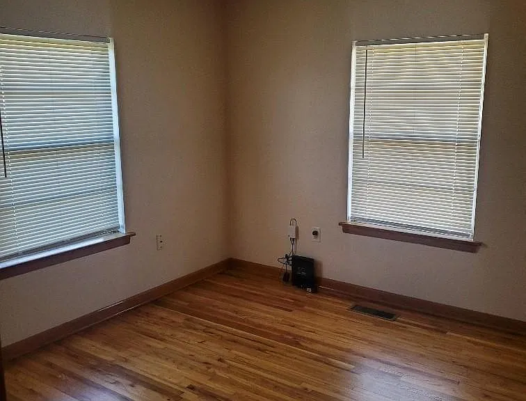 330 S 8th St — Photo 12