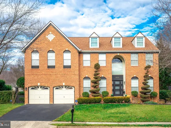 208 Fox Trot Way NW, Leesburg, VA 20176