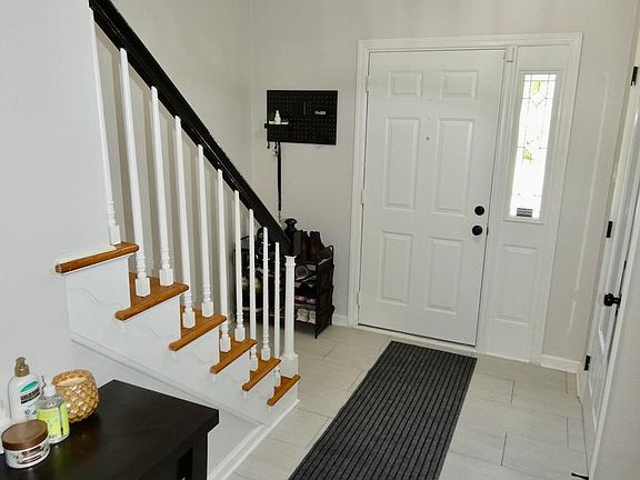4th image of 808 Rock Ln