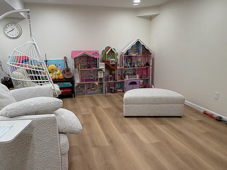 606 Harrington Ct — Photo 30