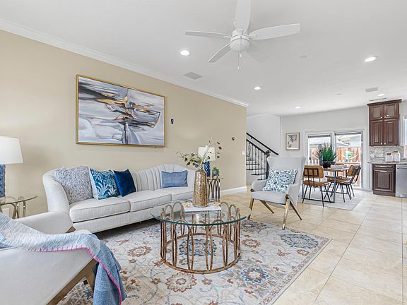 5th image of 43288 Chatterton Ct