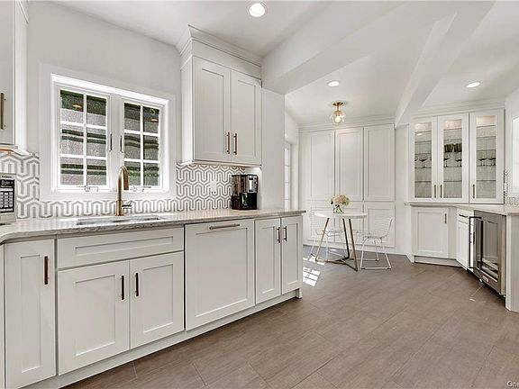 5th image of 4 Fieldwood Dr