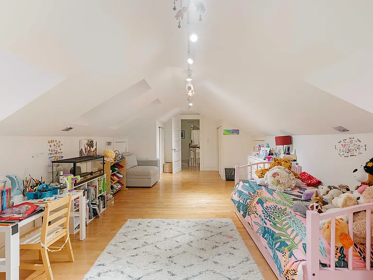25 Bradford Rd — Photo 10