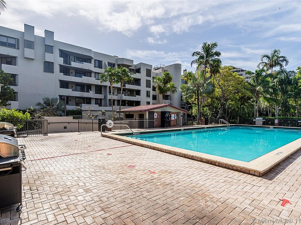 1st image of 101 Crandon Blvd #150