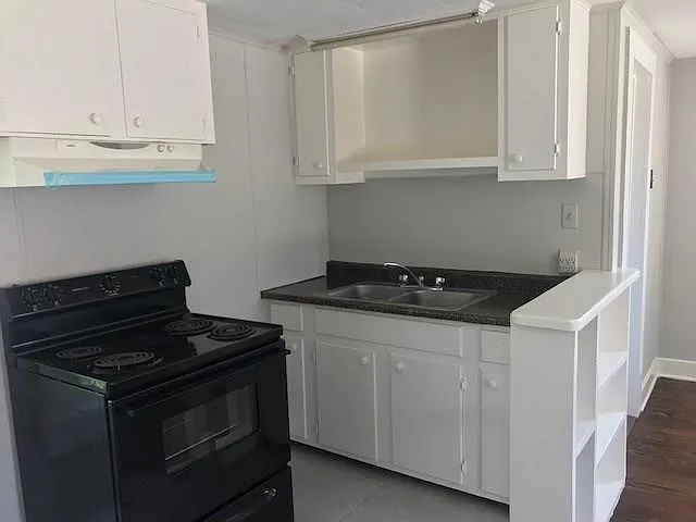4625 Bell St #1/2 — Photo 11