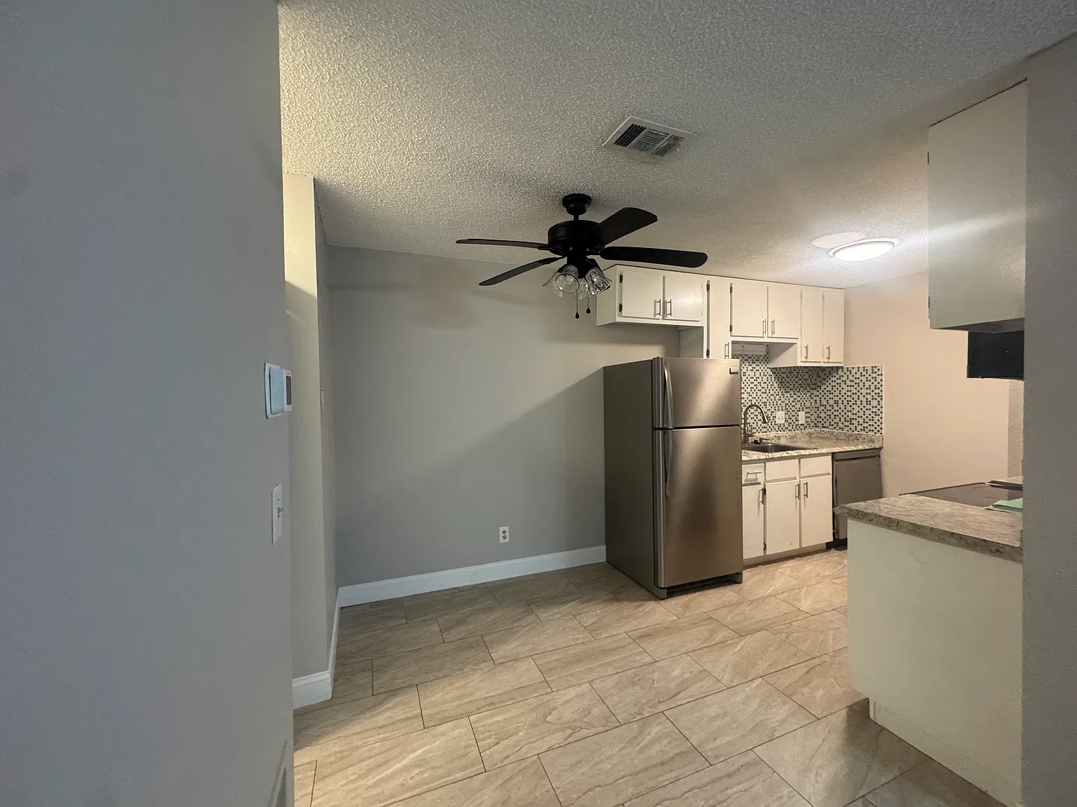 1 bed, 900 sqft, $1,295 — Photo 3