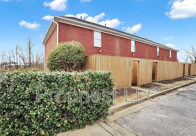 807 Barrington Woods Cv — Photo 13